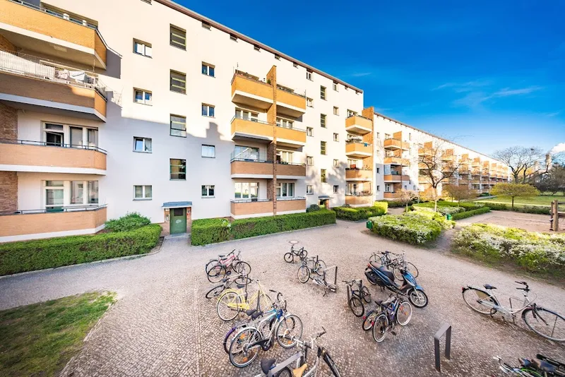 Helle 2,5-Z.-Wohnung mit Balkon u. Tageslichtbad – WBS-Berechtigung 100 bis 140 — photo 1